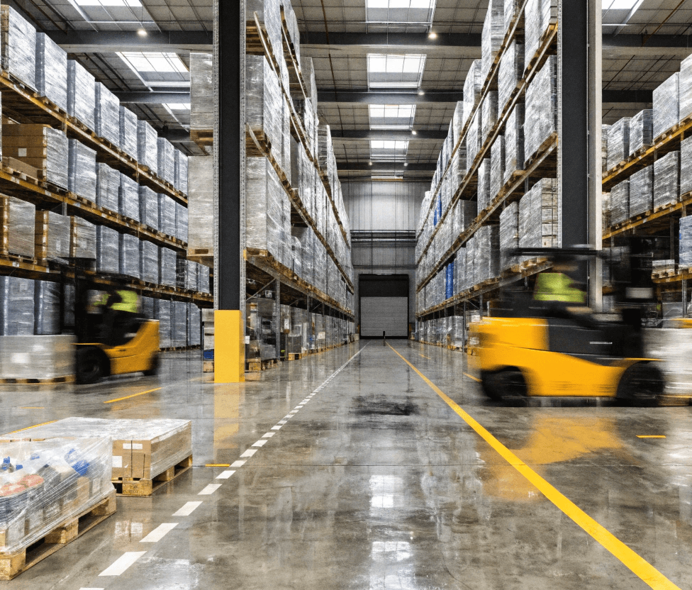 large-modern-warehouse-interior--organized-shelves